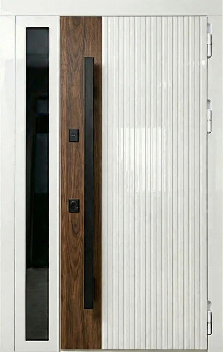 Металлическая дверь белая рифлёная с боковым стеклом и орехом №134